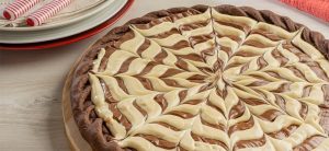 Pizza de Chocolate com Avelã e Chocolate Branco