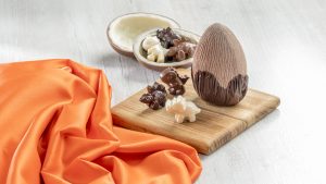 Ovo Surpresa com  Dinossauros de  Chocolate