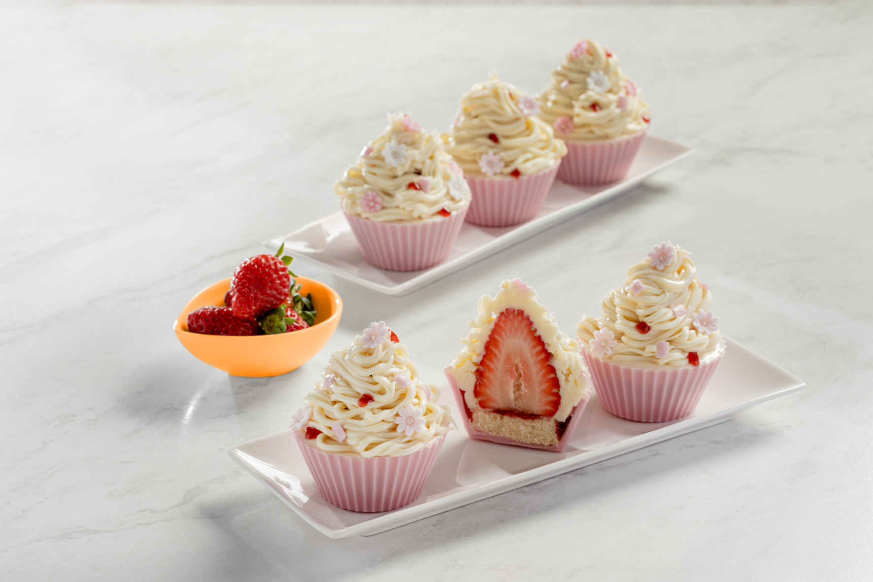 Cupcake Crocante de Morango com Buttercream de Chocolate Branco